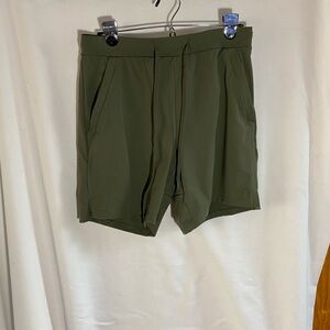 Vitality Nomad® Short - Olive, size medium NWOT